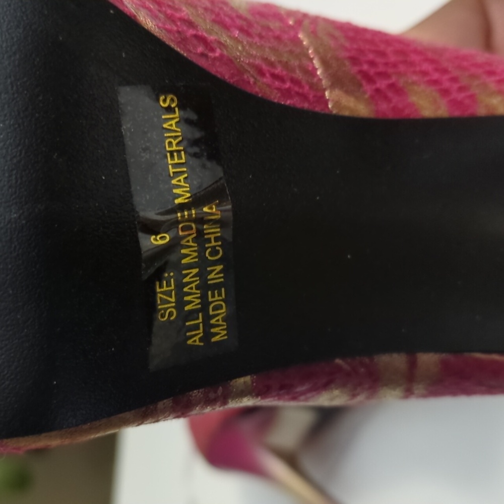 💥SALE💥Splash Pink and Gold Patterned Women's Heels - Picture 8 of 11